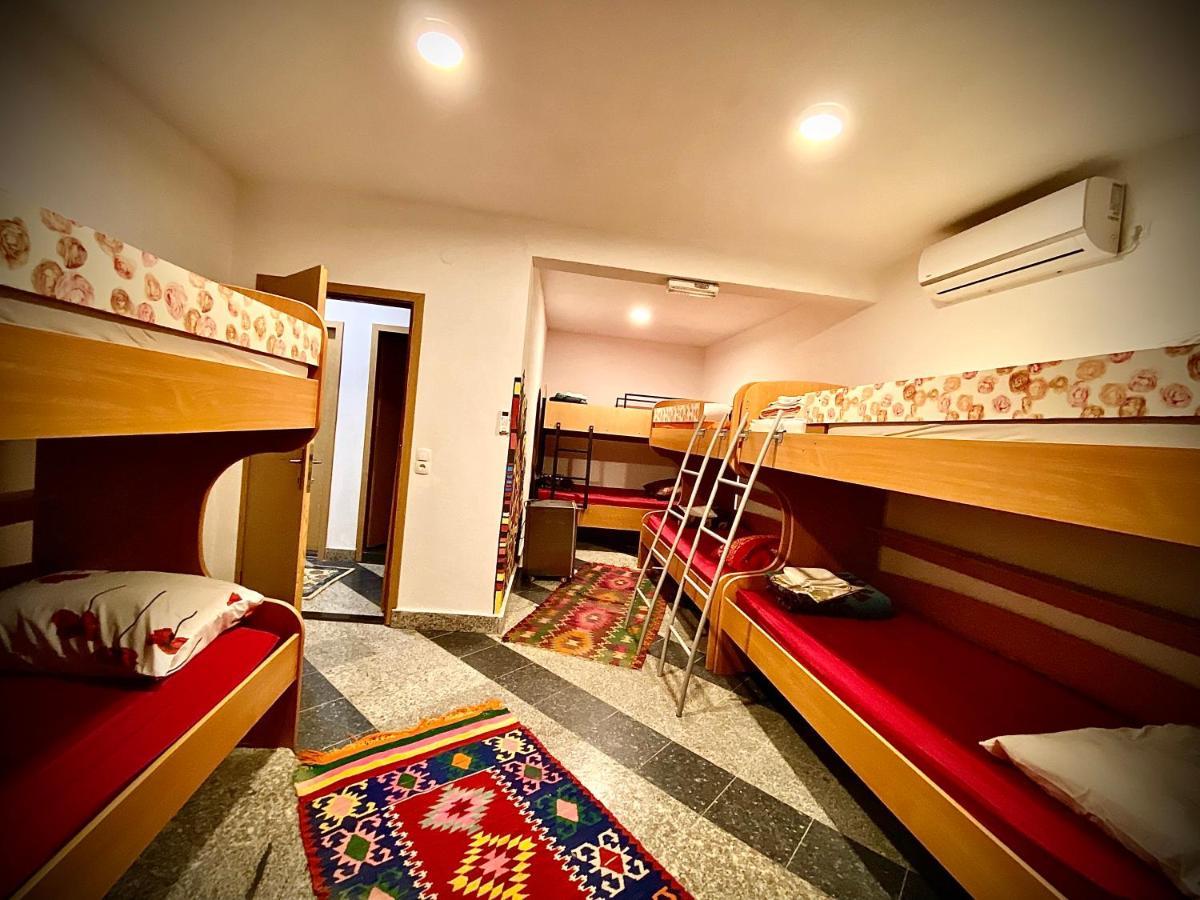 Hostel Backpackers Мостар Экстерьер фото