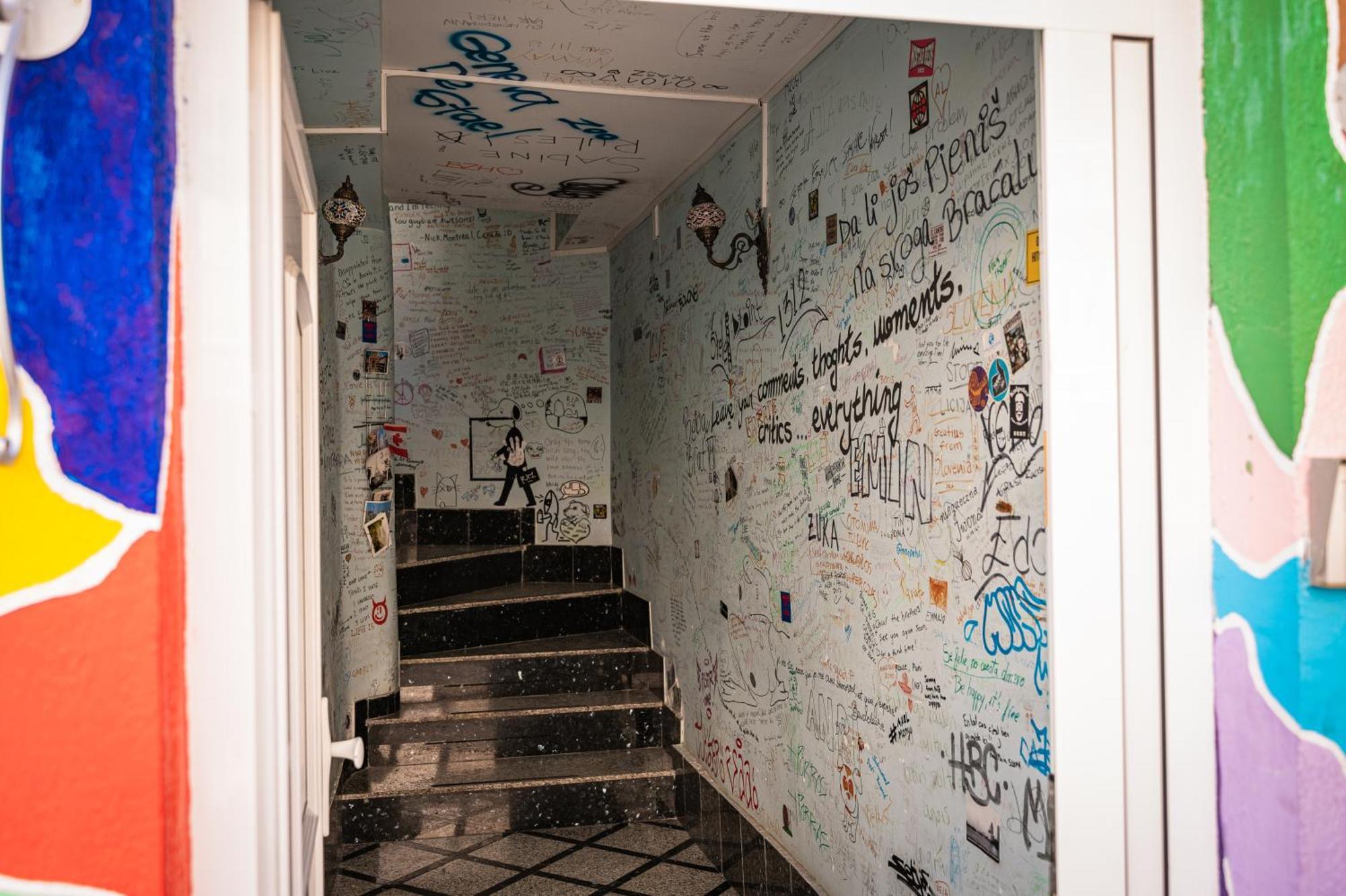 Hostel Backpackers Мостар Экстерьер фото