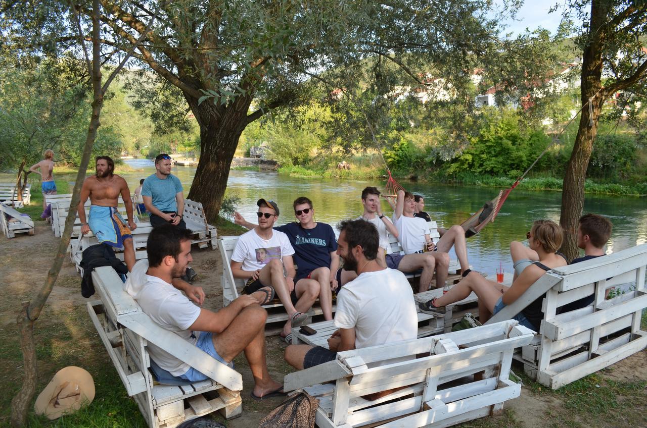 Hostel Backpackers Мостар Экстерьер фото